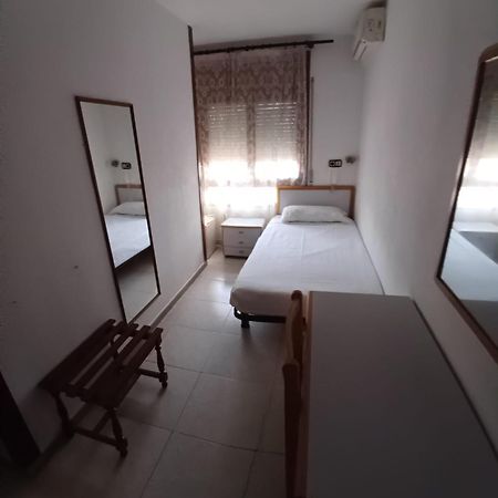 Hostal Lizana 2 Huesca Eksteriør bilde