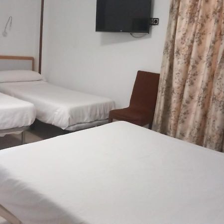 Hostal Lizana 2 Huesca Eksteriør bilde
