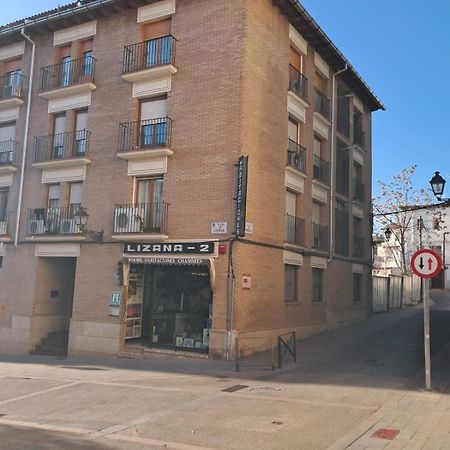 Hostal Lizana 2 Huesca Eksteriør bilde
