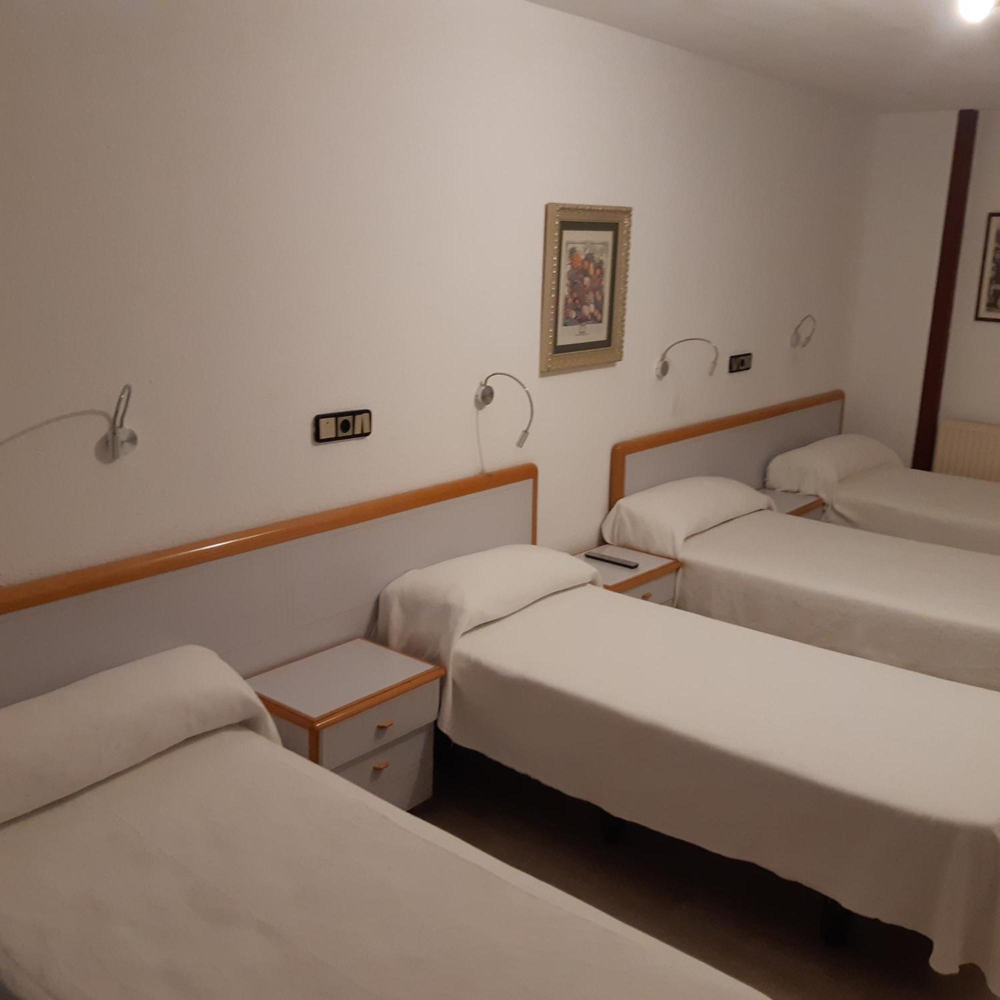 Hostal Lizana 2 Huesca Eksteriør bilde