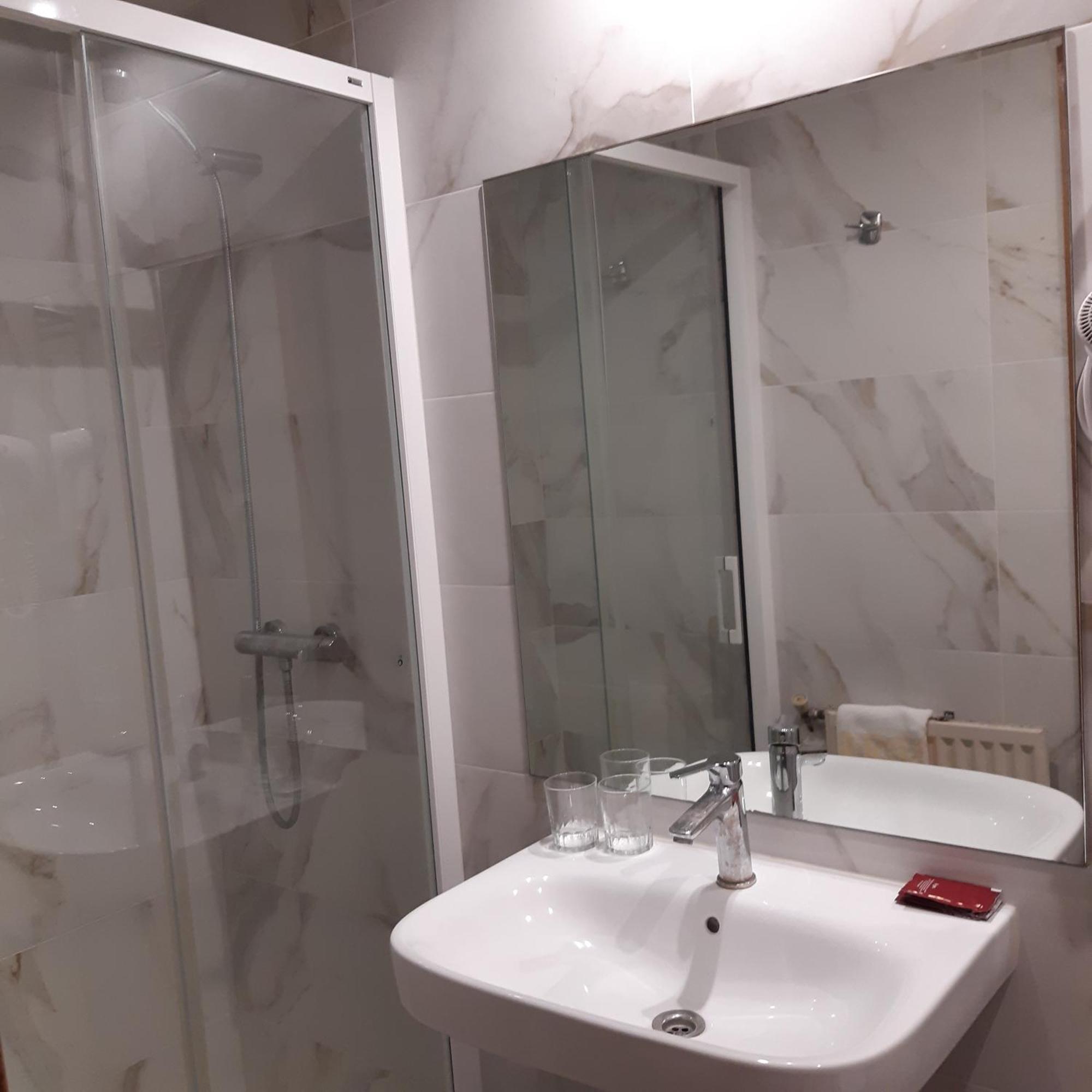 Hostal Lizana 2 Huesca Eksteriør bilde