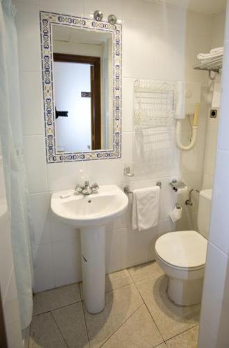 Hostal Lizana 2 Huesca Eksteriør bilde