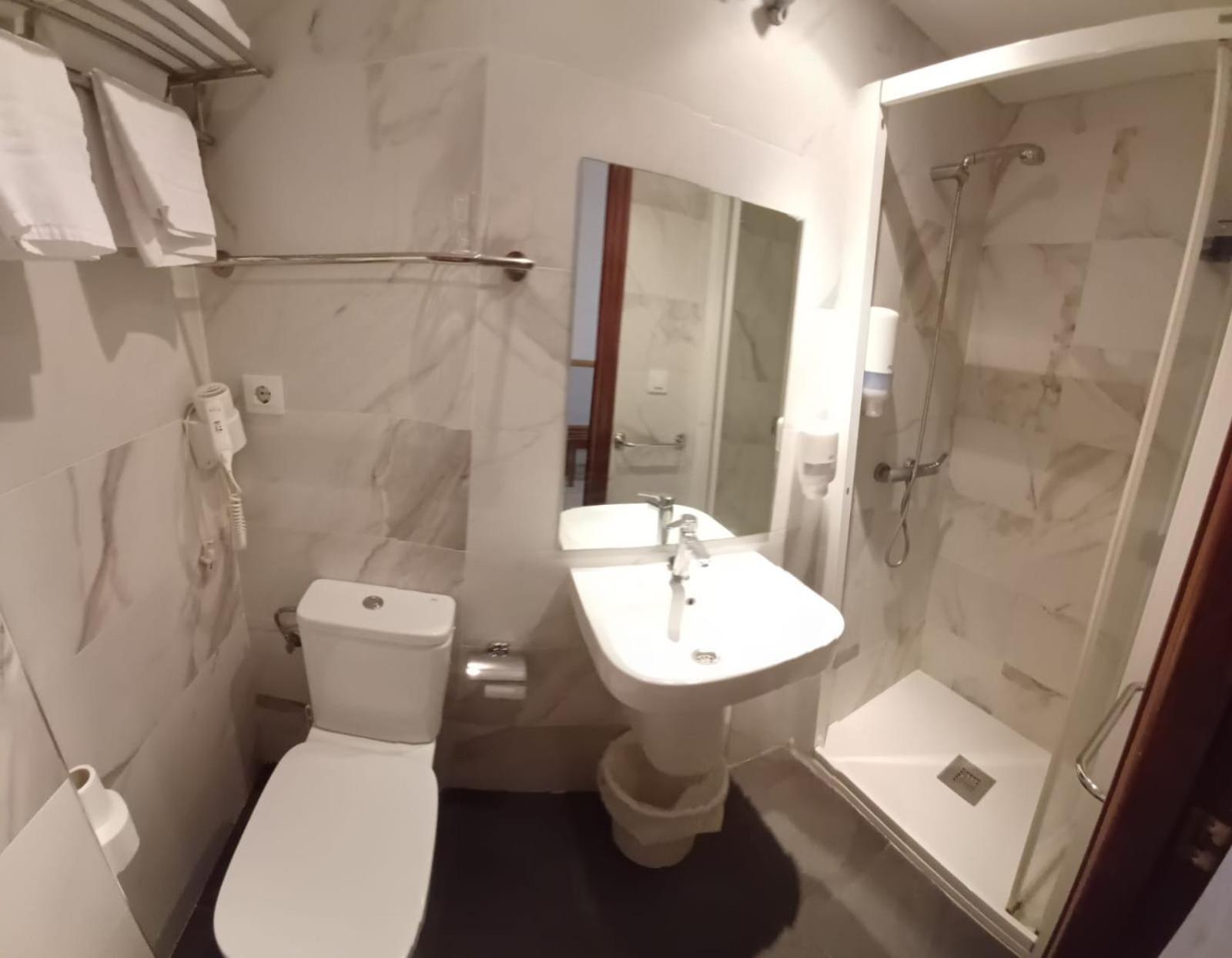 Hostal Lizana 2 Huesca Eksteriør bilde
