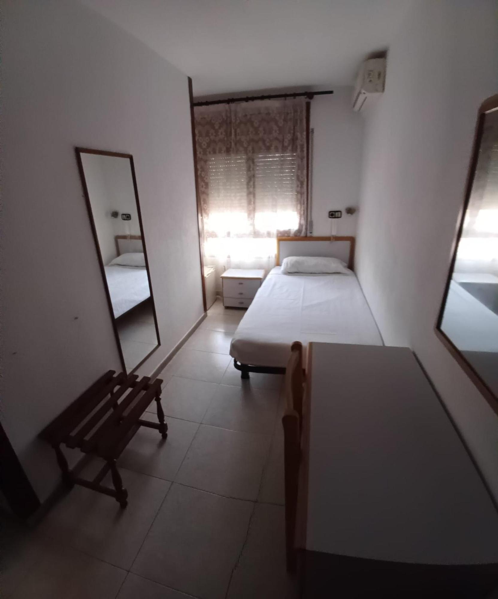 Hostal Lizana 2 Huesca Eksteriør bilde