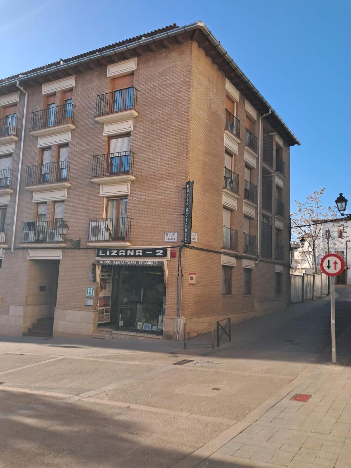 Hostal Lizana 2 Huesca Eksteriør bilde