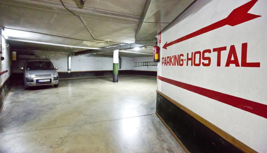 Hostal Lizana 2 Huesca Eksteriør bilde